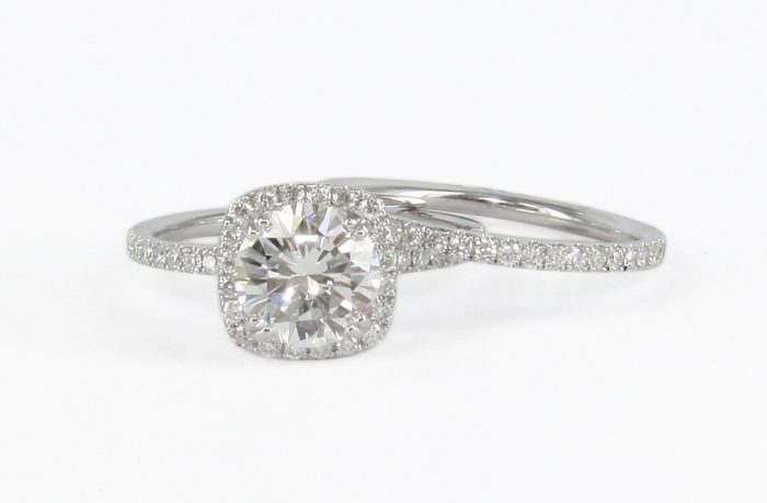 18kt White Gold Diamond Engagement Ring