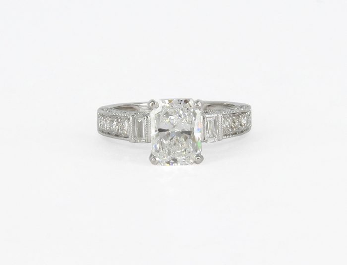 18kt White Gold Diamond Engagement Ring